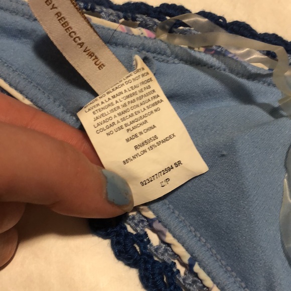 size small becca swim top - Picture 3 of 5